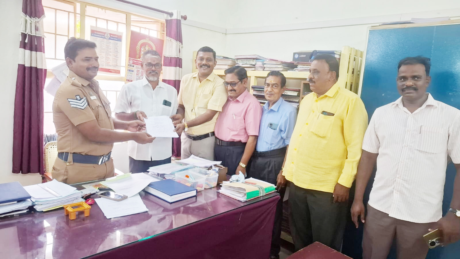 செய்தியாளரை ஆபாசமாக பேசிய நடராஜர் கோவில் தீட்சிதர் காவல் நிலையத்தில் புகார்