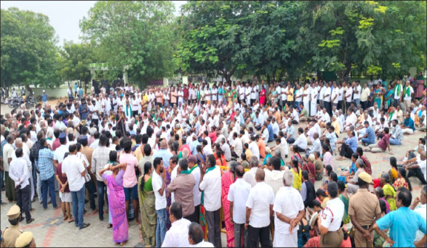 கரூர் - வெண்ணமலை பகுதியில் அனைத்துக் கட்சி சார்பில் காத்திருப்பு போராட்டம்