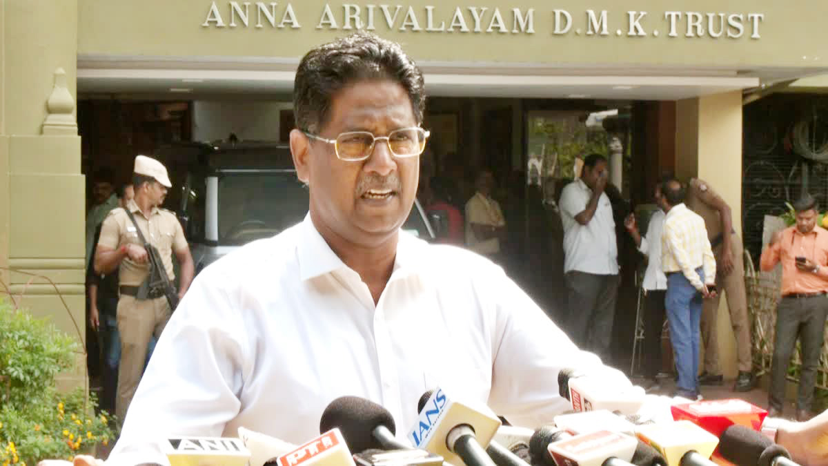பாஜகவுக்கு சாமரம் வீசவே எஸ்ஐஆரை அதிமுக ஆதரிக்கிறது: திமுக சாடல்!