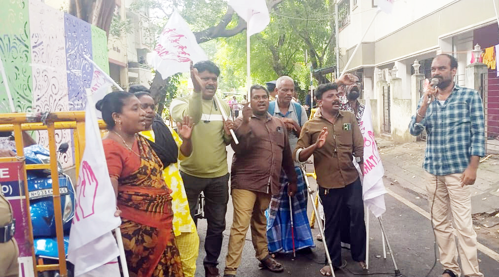 ஆதிராஜாராம் பேச்சுக்கு எதிர்ப்பு