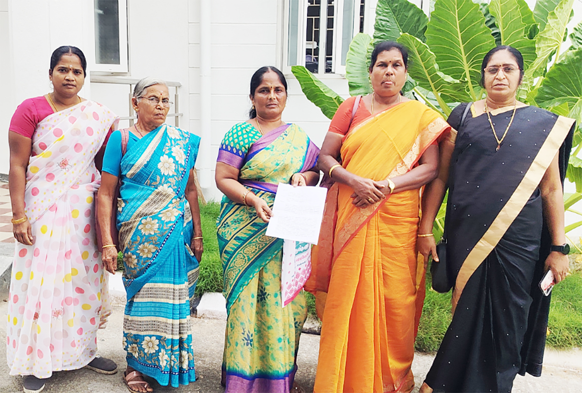 மாற்றுத்திறனாளி பெண்ணின் பணத்தை மீட்டு வழங்கக்கோரி மாதர் சங்கம் மனு