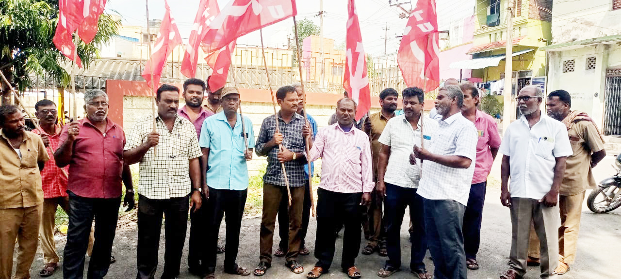 போக்குவரத்து அதிகாரிகளை கண்டித்து கள்ளக்குறிச்சியில் சிஐடியு ஆர்ப்பாட்டம்