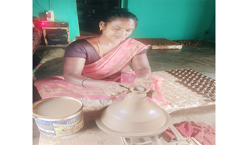 மண்பாண்டப் பொருட்களை சந்தைப்படுத்த அரசு நடவடிக்கை எடுக்க வலியுறுத்தல்