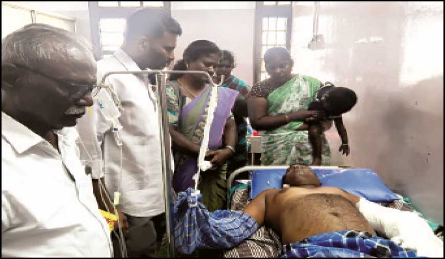 மேலூர் அருகே பட்டியலின இளைஞர் மீது கொடூரத் தாக்குதல் அரிவாளால் வெட்டியதில் ஒரு கை துண்டிப்பு