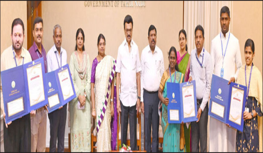 குழந்தைகள் நலன் சேவை விருதுகள் வழங்கினார் முதல்வர்
