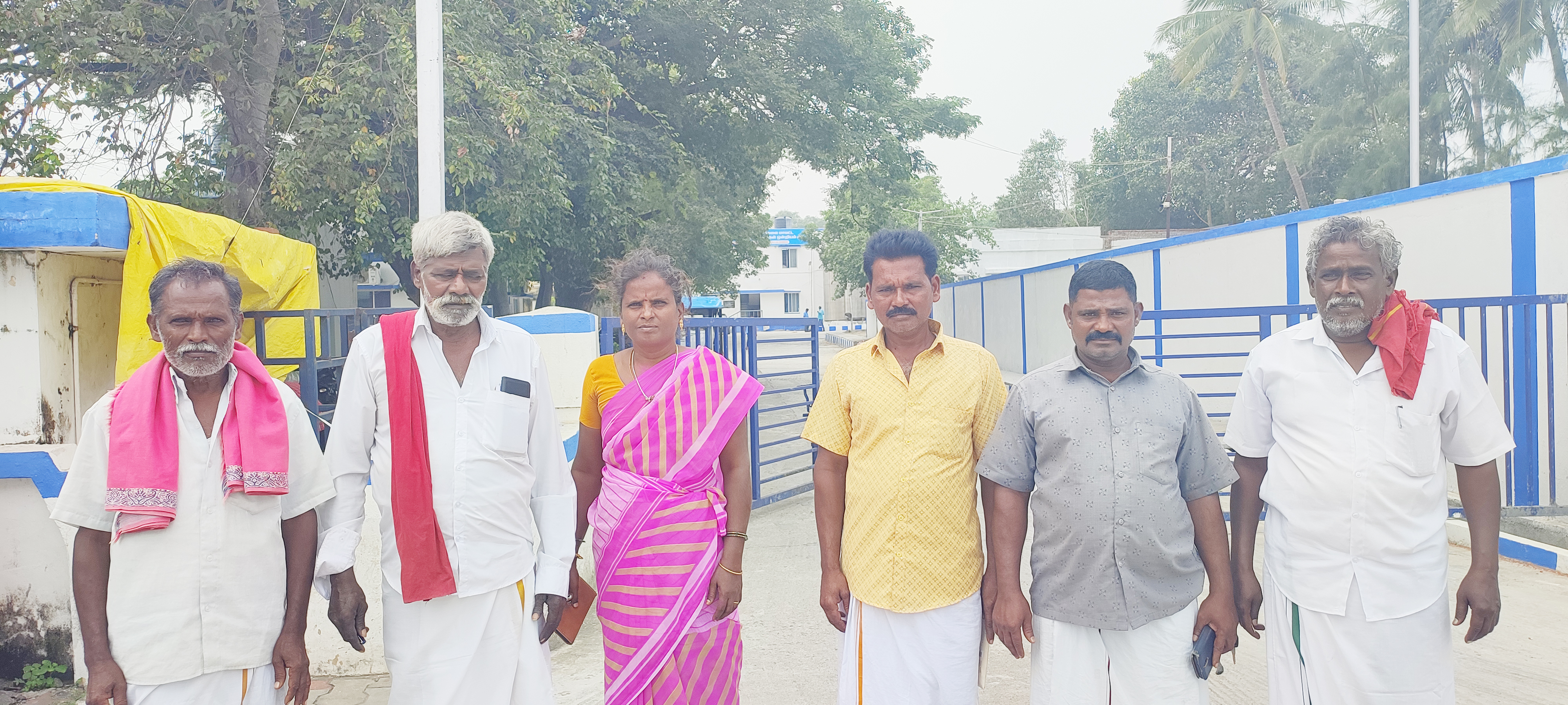 கொள்முதல் செய்யப்பட்ட பாலுக்கான பணத்தை உடனே வழங்க விவசாயிகள் கோரிக்கை