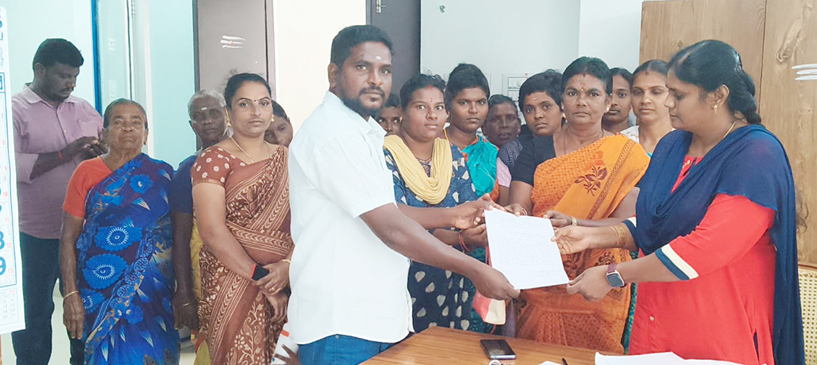 அவமரியாதை செய்யும் அதிகாரி மீது நடவடிக்கை எடுக்கக்கோரிக்கை