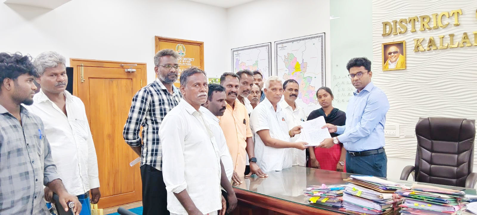 கல்வராயன் மலைவாழ் மக்களின் வாழ்வாதாரக் கோரிக்கைகளை நிறைவேற்றுக மாவட்ட ஆட்சியரிடம் விவசாயிகள் சங்கம் மனு