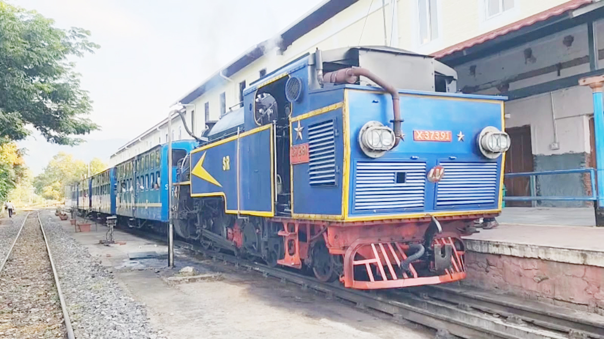 மேட்டுப்பாளையம்-உதகை சிறப்பு மலை ரயில் இயக்கம்