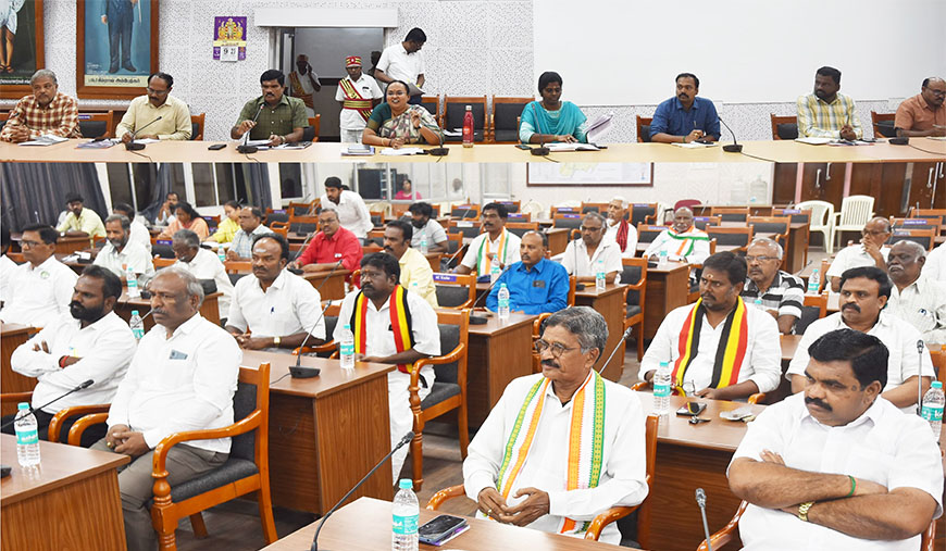 சட்டமன்றத் தேர்தலுக்கான வாக்குப்பதிவு இயந்திரங்கள் சரிபார்ப்பு வேலூரில் ஆட்சியர் தலைமையில் கூட்டம்