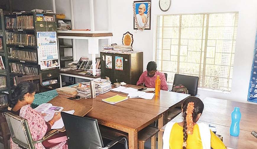 தேன்கனிக்கோட்டை கிளை நூலகத்தில் தீண்டாமைக் கொடுமை