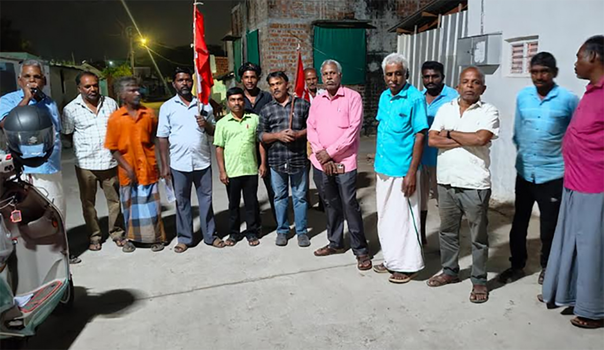 கட்டுமானத் தொழிலாளர்களுக்கு ரூ.5 ஆயிரம் பொங்கல் தொகுப்புடன் வழங்க கோரிக்கை