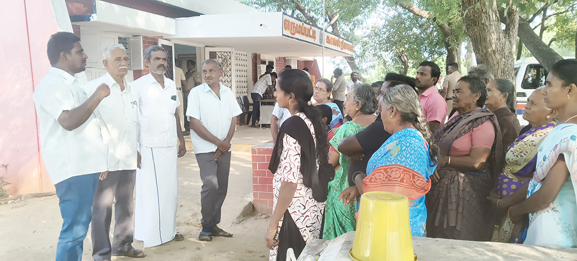 ஏல சீட்டு நடத்தி மோசடி: நடவடிக்கை எடுக்கக்கோரி போராட்டம்