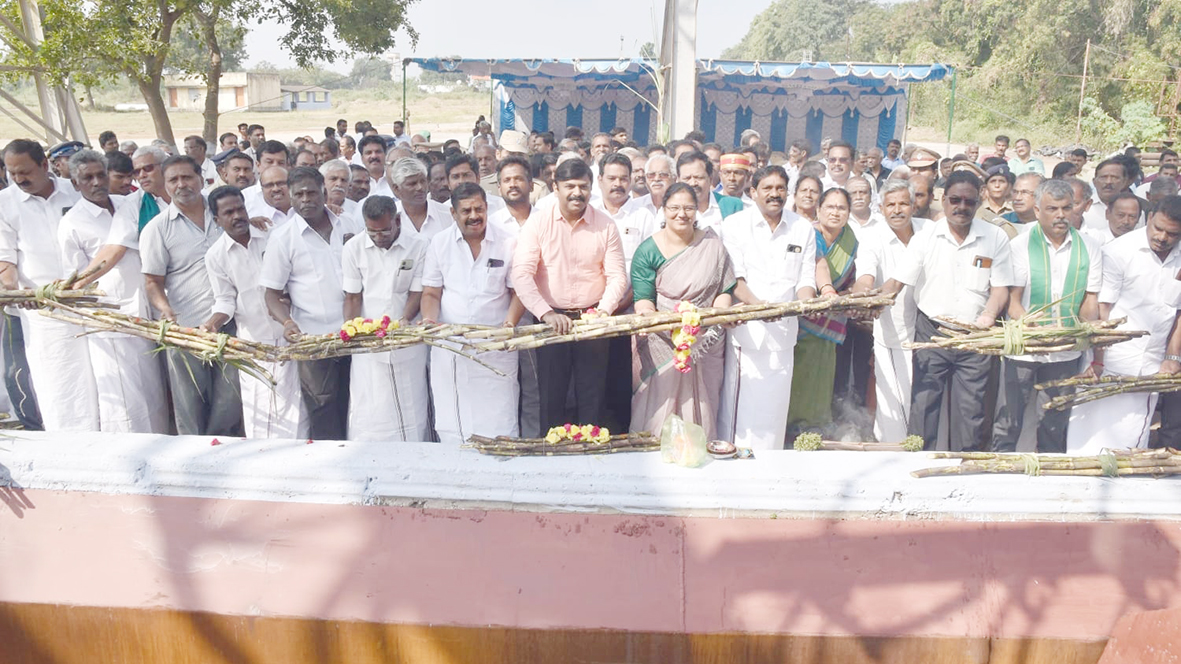 சுப்ரமணிய சிவா கூட்டுறவு சர்க்கரை ஆலையில் கரும்பு அரவைப் பணி துவக்கம்