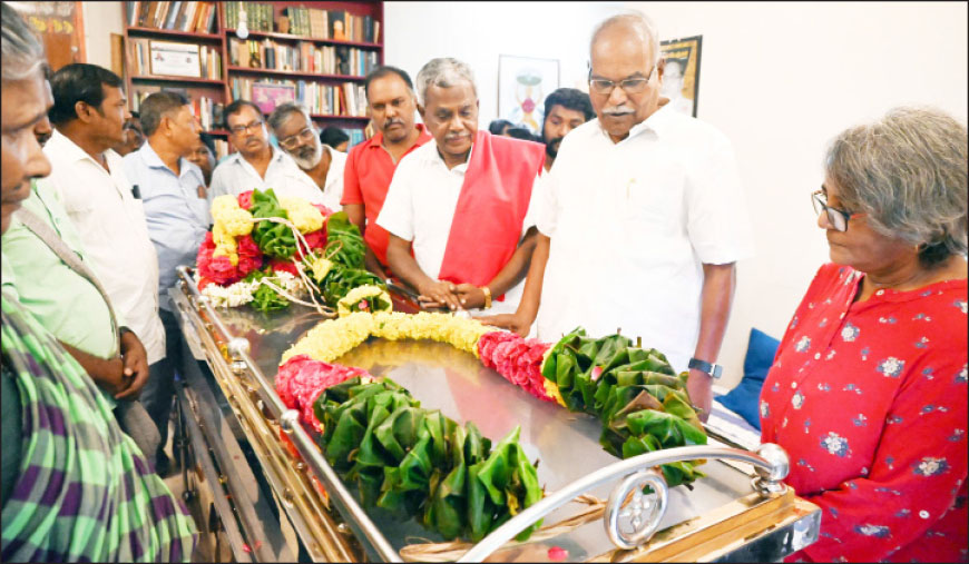 எழுத்தாளர் வ.கீதாவின் தாயார் சுசீலா (வயது 85) சென்னையில் காலமானார்.