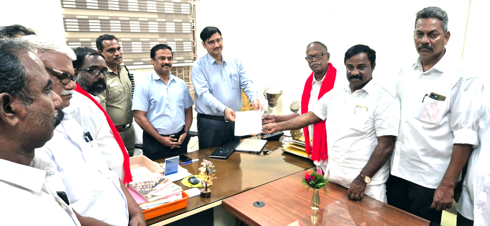 நிலம் கொடுத்தவர்களுக்கு வேலை வழங்காத என்எல்சி