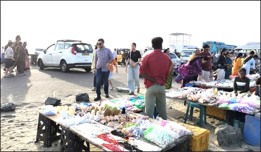 அடிப்படை வசதிகள் இல்லாத தனுஷ்கோடி அரிச்சல்முனை சுற்றுலா பயணிகள் அவதி