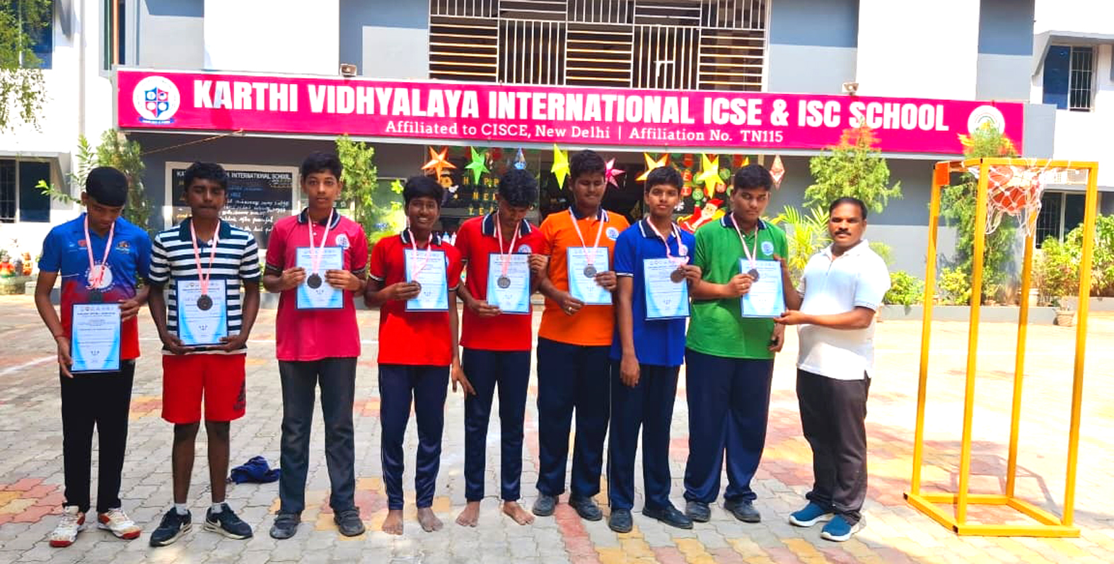 கும்பகோணம் அரசு கல்லூரியில் நிழல் தரும் மரங்கள் பதியமிட்டு நாற்றங்கால் உற்பத்தி