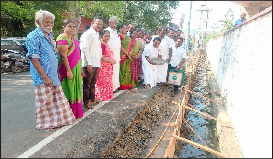 வடசேரியில் மழை நீர்வடிகால் சீரமைக்கும் பணி நாகர்கோவில் மேயர் துவக்கி வைத்தார்