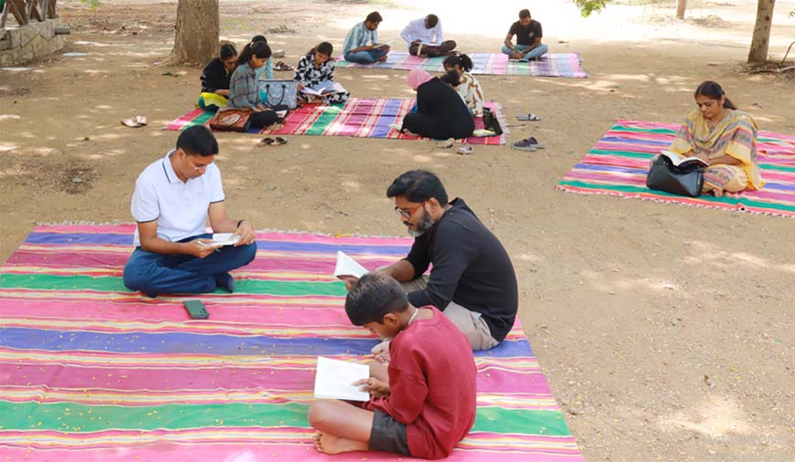 திருப்பூர் வாசிக்கிறது இயக்கம் ஆட்சியர் தொடங்கி வைத்தார்