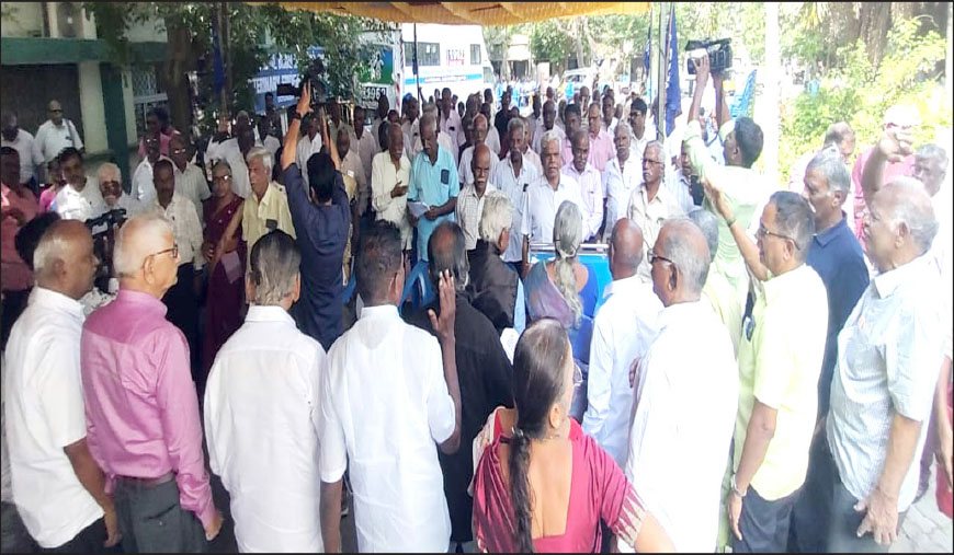 70 வயது நிறைவடைந்தவர்களுக்கு 10 சதவீதம் கூடுதல் ஓய்வூதியம் வழங்குக!