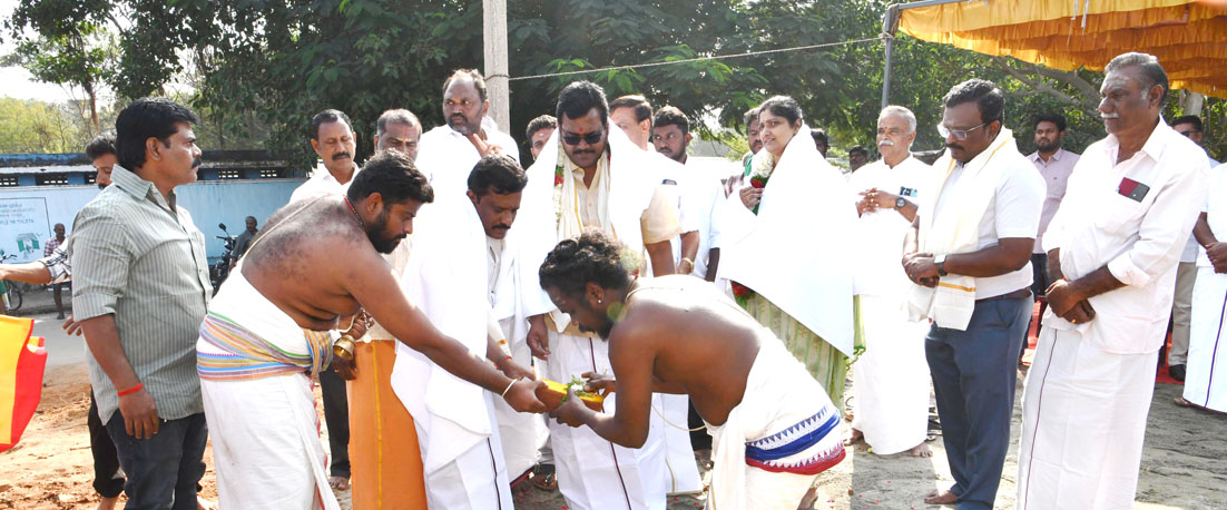 தேனி மீறு சமுத்திரம் கண்மாயில் ரூ 7.40 கோடியில் பொழுதுபோக்கு அம்சத்துடன் நவீனப்படுத்தும் பணி தங்க தமிழ்ச்செல்வன் எம்.பி., தொடங்கி வைத்தார்