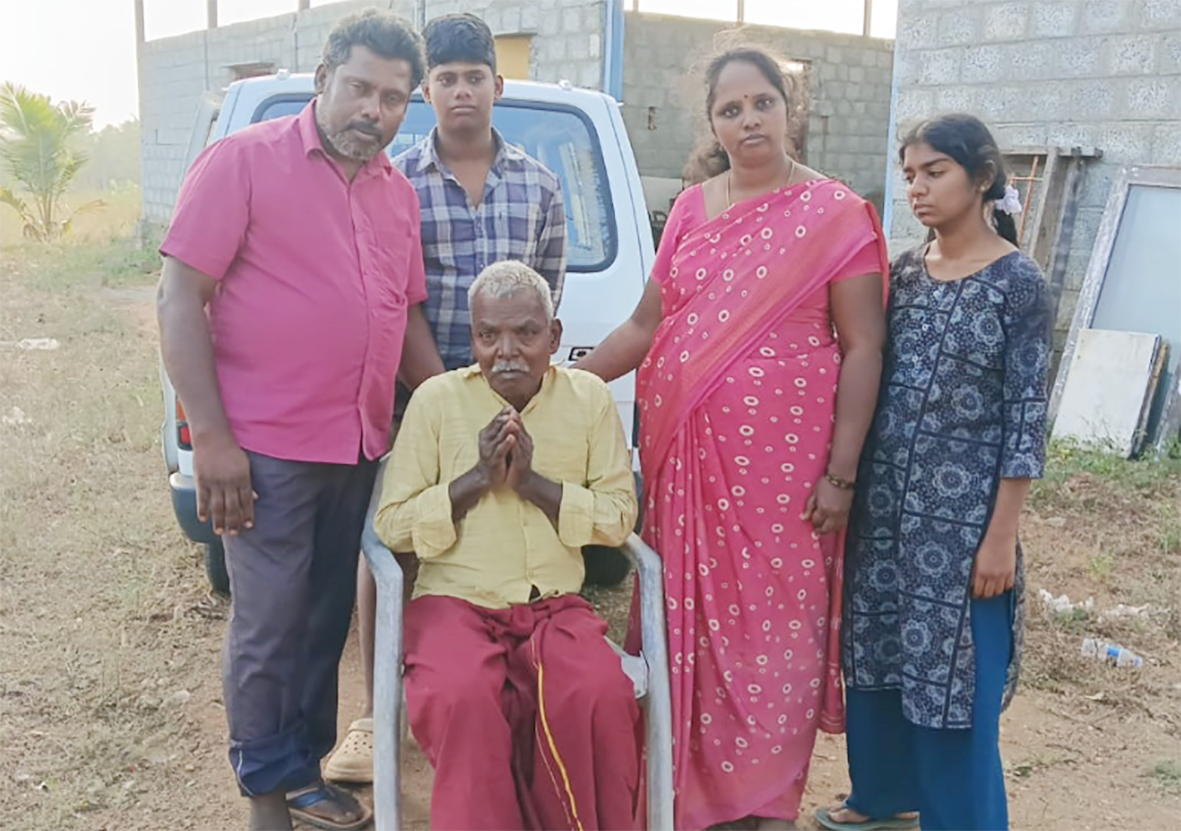 திருப்பூரில் ஆதரவற்ற முதியவருக்கு தனியார் அறக்கட்டளை அடைக்கலம்