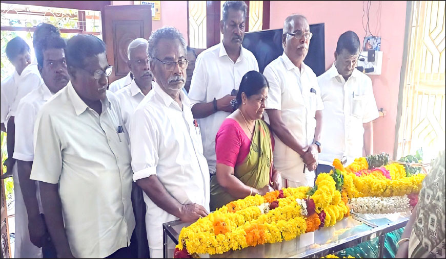 சிஐடியு மாநிலத் தலைவர் ஜி.சுகுமாறனின் மனைவி கே.வசந்தகுமாரி காலமானார் கே.பாலகிருஷ்ணன் - தலைவர்கள் அஞ்சலி