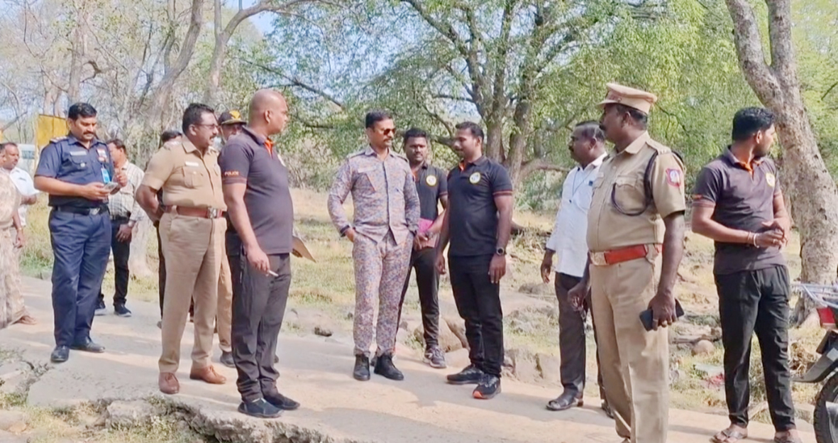 ஒகேனக்கல் காவிரி ஆற்றில் பேரிடர் மீட்புக் குழுவினர் ஆய்வு