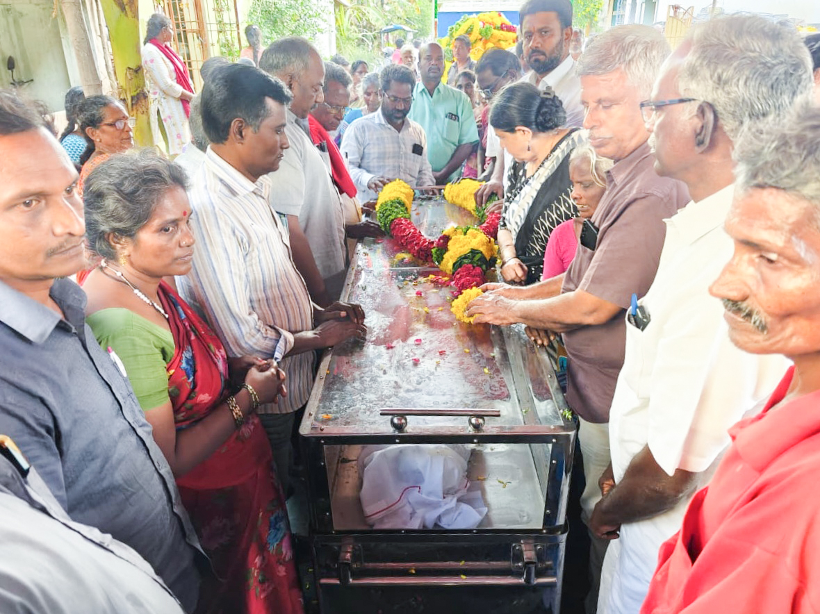 சிபிஎம் புதுச்சேரி மாநிலக்குழு உறுப்பினர் கே. கலியன் மறைவு: தலைவர்கள் அஞ்சலி