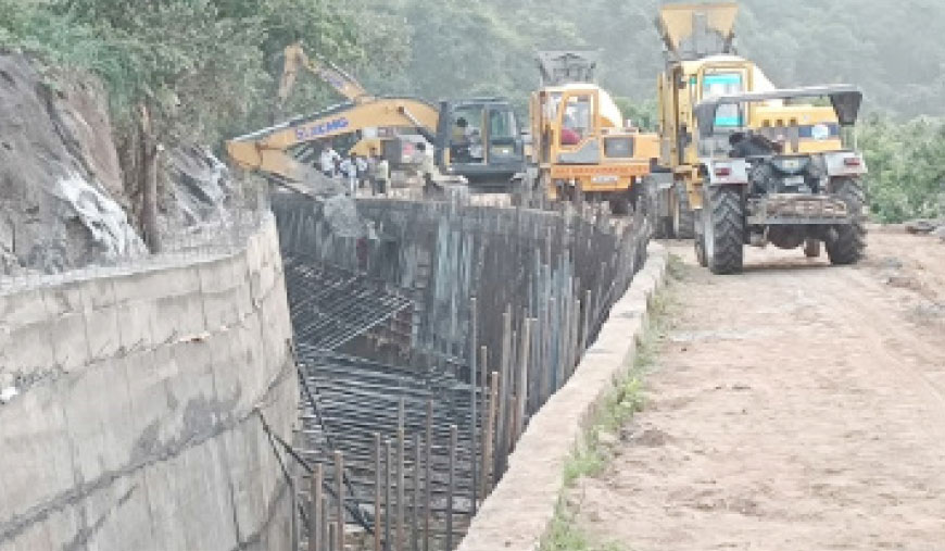 காண்டூர் கால்வாய் பராமரிப்பு பணிகள் தீவிரம்