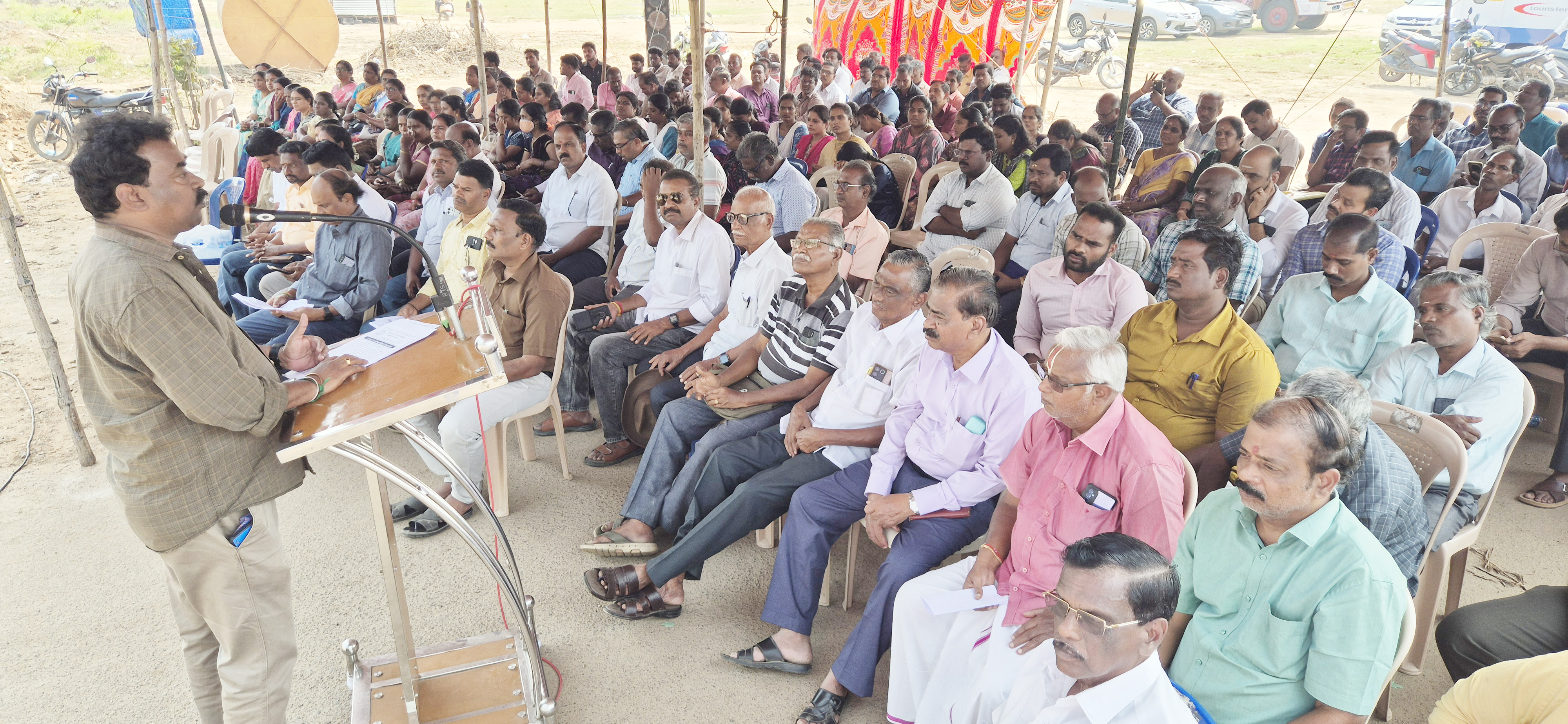 வேலை உறுதி திட்டத்தில் காந்தி பெயரை மாற்றியதை கண்டித்து உண்ணாவிரதம்