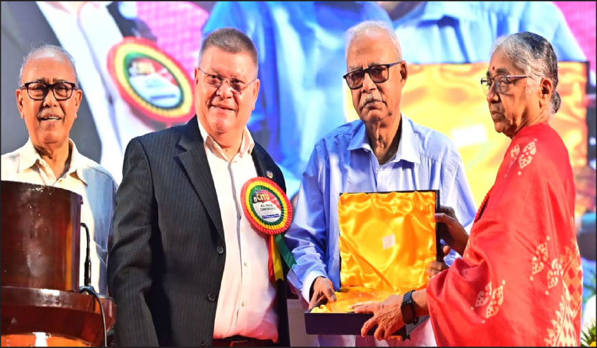 “சர்வதேசத் தொழிலாளர் வர்க்கம் உங்களுடன் இருக்கிறது!” உலகத் தொழிற்சங்க சம்மேளன பொதுச்செயலாளர் பாம்பிஸ் கிரிட்ஸிஸ் வாழ்த்து!