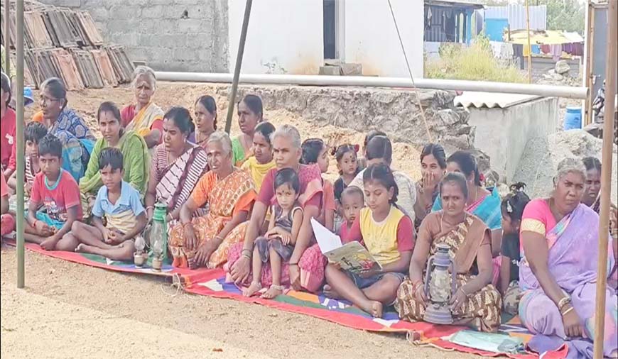 மின்சாரம் இன்றி தவிக்கும் கிராமம்