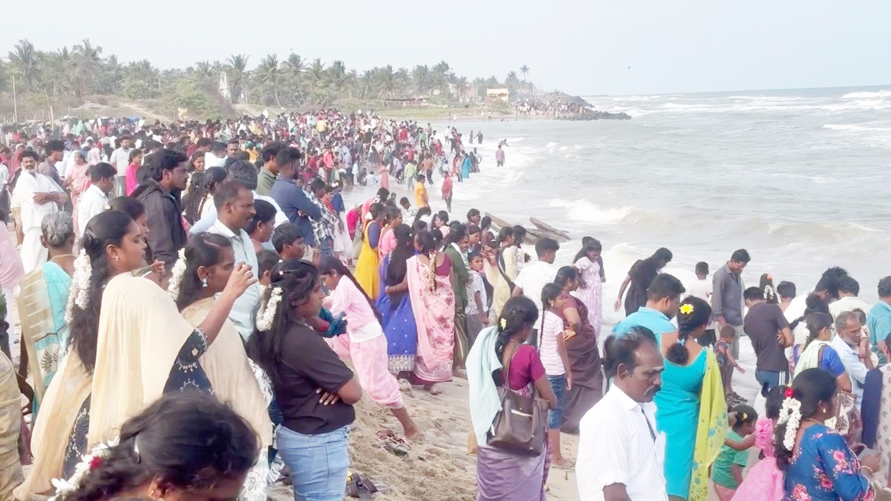 ஆங்கிலப் புத்தாண்டை முன்னிட்டு, கடலூர் தேவனாம்பட்டினம்