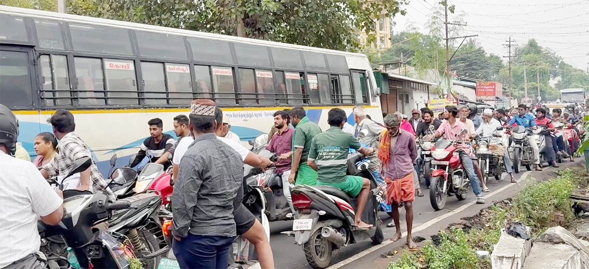 மண்சரிவால் உதகை மலை ரயில் போக்குவரத்து ரத்து
