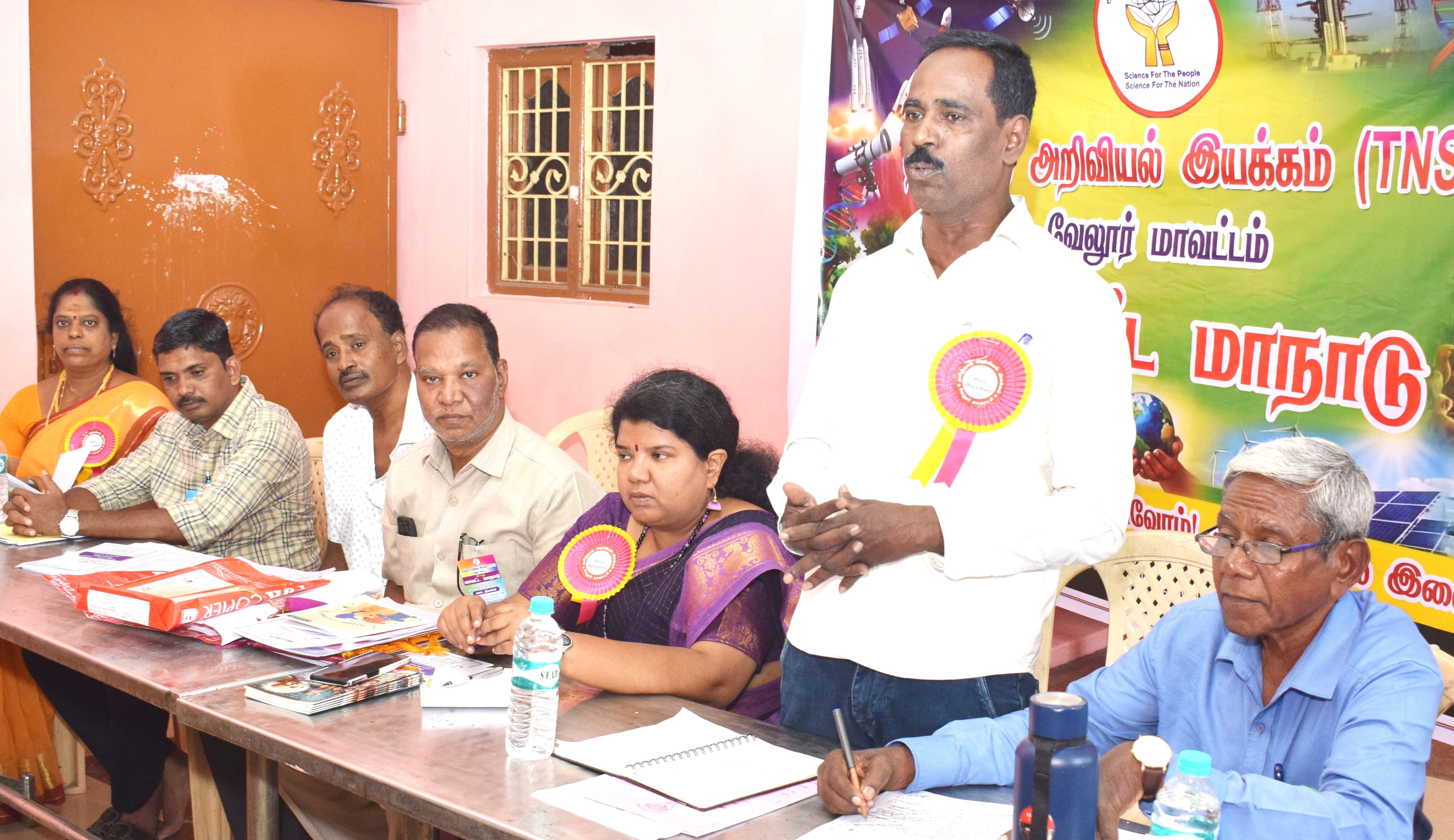 மாணவர்களுக்குக் கணிதம் மற்றும் அறிவியல் ஆராய்ச்சி பயிற்சி அறிவியல் இயக்க வேலூர் மாவட்ட மாநாடு தீர்மானம்