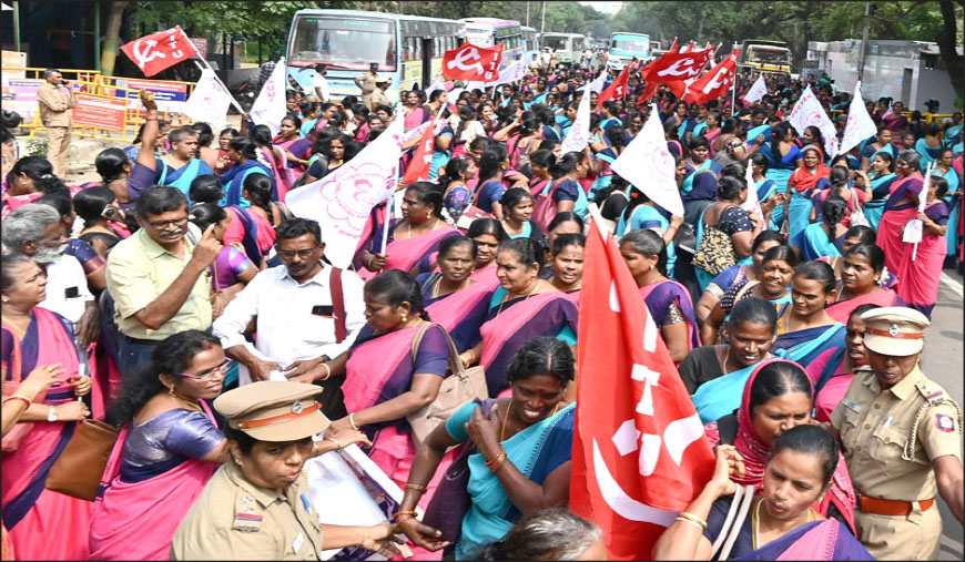 அங்கன்வாடி ஊழியர்கள் வேலைநிறுத்தம் - மறியல் மாநிலம் முழுவதும் 40 ஆயிரம் பேர் பங்கேற்பு