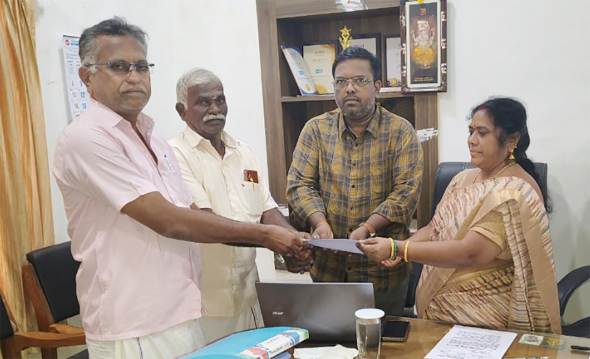 திருப்பூர் வீரபாண்டி பிரிவில் அமைந்துள்ள மாவட்ட ஆவின்
