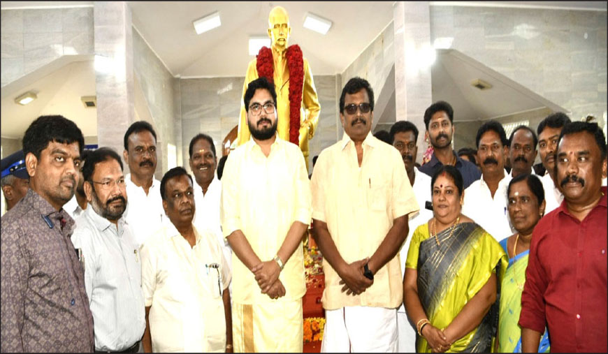 மரியாதை செலுத்திய ஆட்சியர், எம்.பி.,