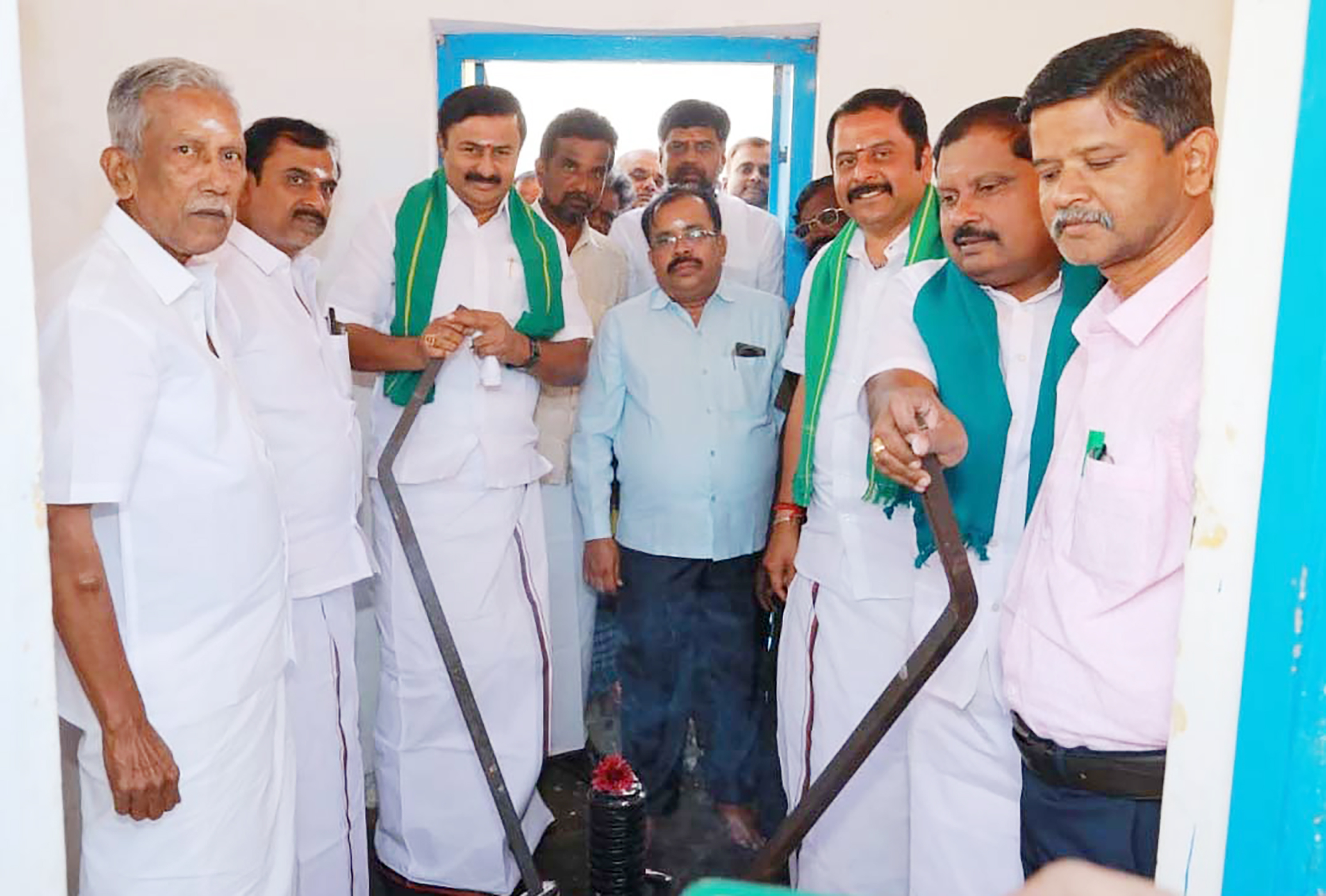 வட்டமலைக்கரை ஓடை நீர்தேக்கத்திலிருந்து தண்ணீர் திறப்பு