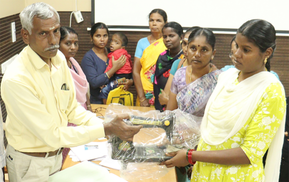 மாற்றுத்திறனாளிகளுக்கு நலத்திட்ட உதவி