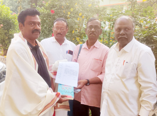குறைந்தபட்ச ஊதியம் குறித்து சட்டமன்றத்தில் பேச அ.கிருஷ்ணசாமியிடம் ஓய்வூதியர்கள் மனு