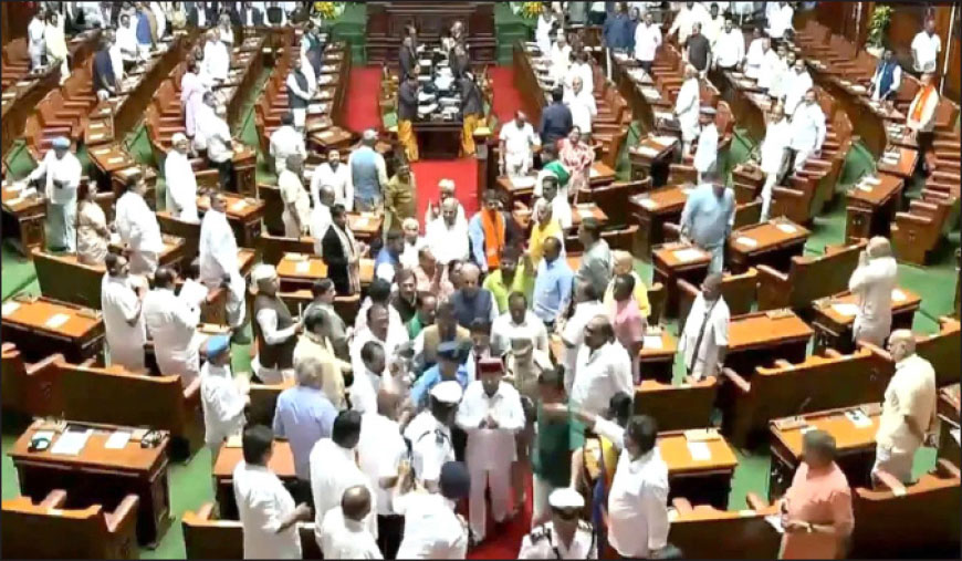 கர்நாடக பேரவையிலும் உரையை வாசிக்க மறுப்பு ஆளுநரை எம்எல்ஏ-க்கள் முற்றுகை!