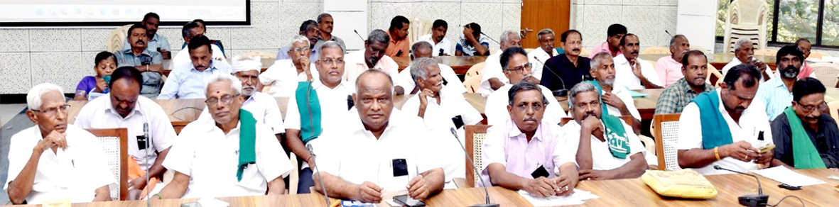 அரசு நிலத்தை ஆக்கிரமிக்க முயற்சி: விவசாயிகள் முறையீடு
