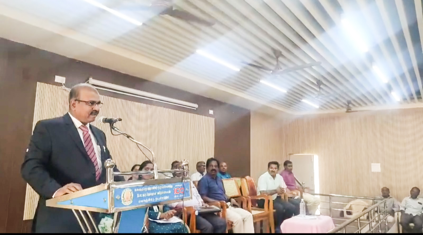 சமூக முன்னேற்றத்தின் முக்கிய தூண்கள் கல்வியும் வேலை வாய்ப்பும் லோக் ஆயுக்தா உறுப்பினர் டாக்டர் வீ. ராமராஜ் பேச்சு