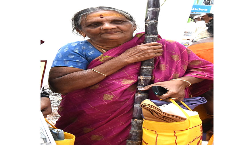 பொங்கல் பரிசு பெற்றுக் கொண்ட தஞ்சை மாவட்ட பயனாளிகள் முதல்வருக்கு நன்றி