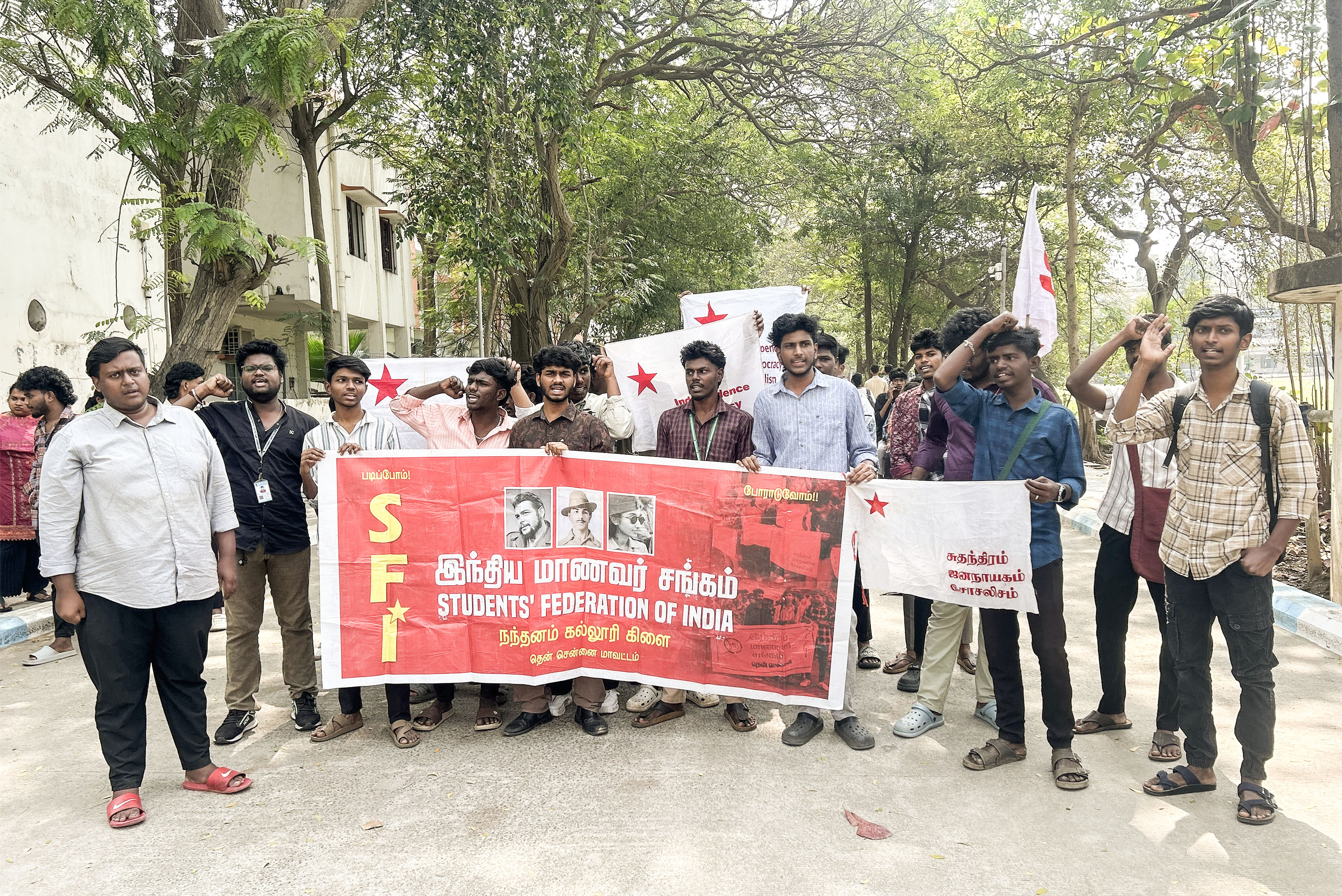 நந்தனம் கல்லூரி கேண்டினில் பணியாற்றிய பெண் பாலியல் வன்கொடுமை: 3 பேர் கைது