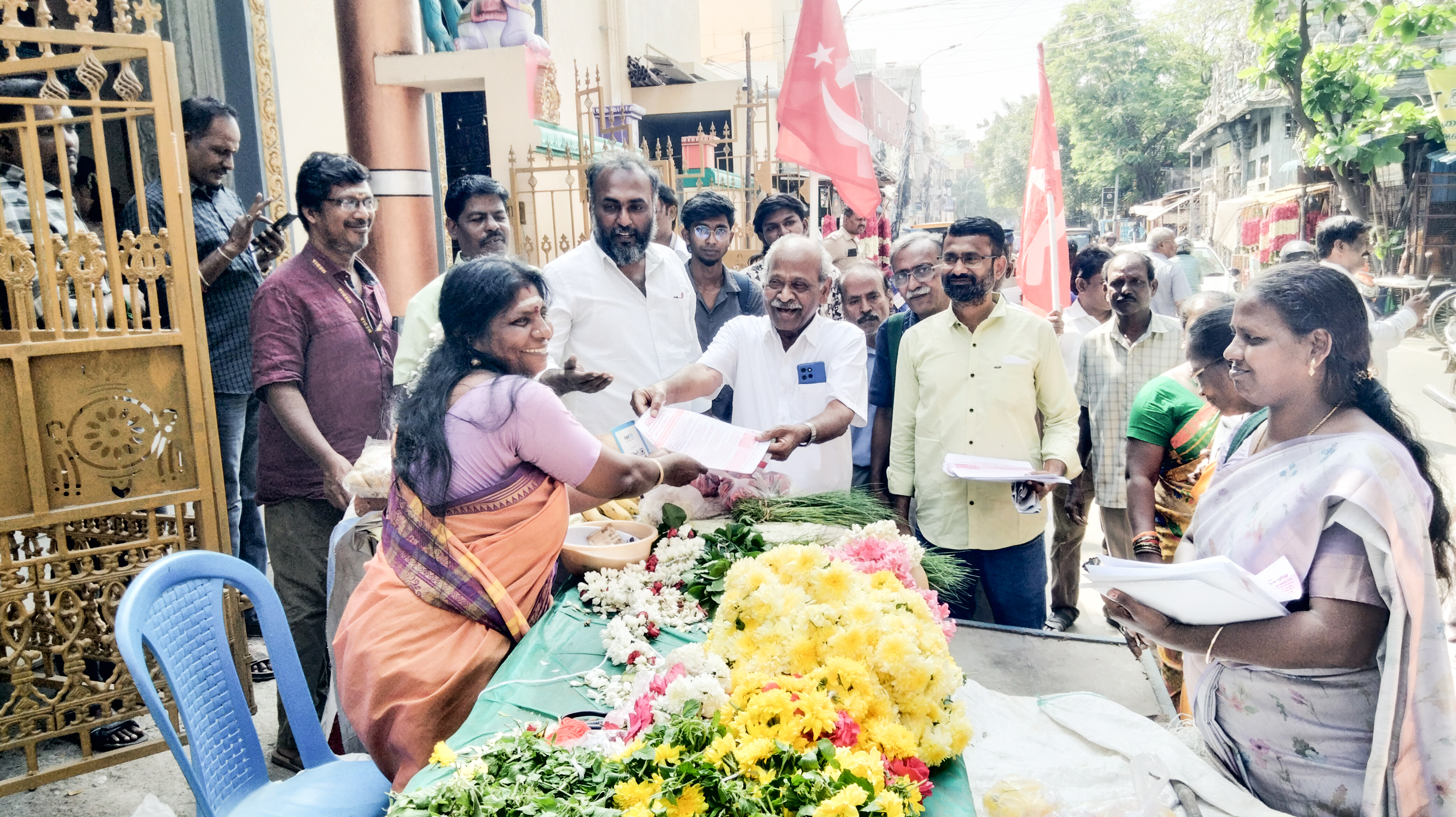சாதி, மதம் கடந்து மக்களை இணைக்கும் சக்தி காந்தி என்பதால் அவரது பெயரை அழிக்கின்றனர் காந்தி நினைவு நாள் நிகழ்வில் அ.சவுந்தராசன் பேச்சு