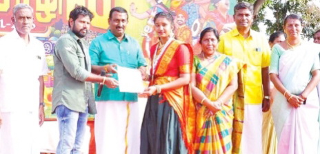 தேசிய டேக்வாண்டோ போட்டி தங்கம் வென்ற மாணவிக்கு பாராட்டு